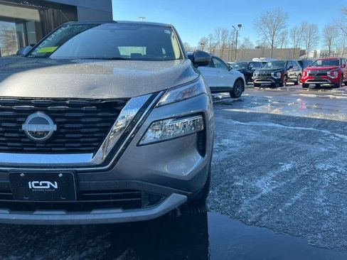 Used 2023 Nissan Rogue SV image 24