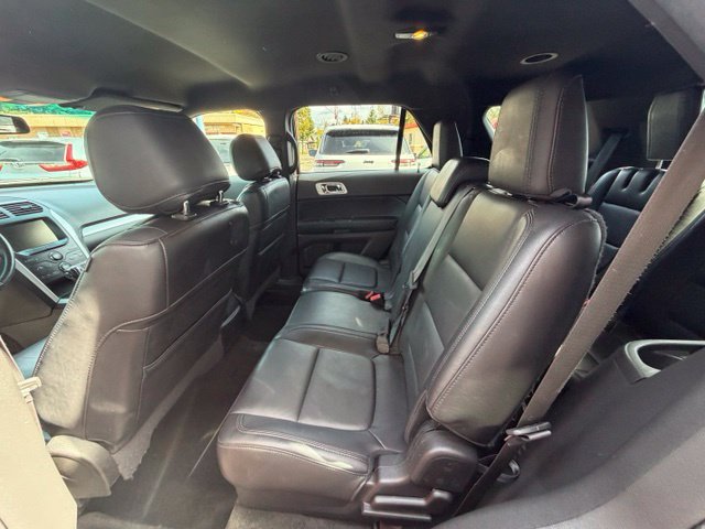Used 2015 Ford Explorer XLT w/ Equipment Group 202B AWD/4WD image 15