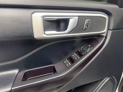 Used 2020 Ford Explorer XLT w/ Equipment Group 202A image 33