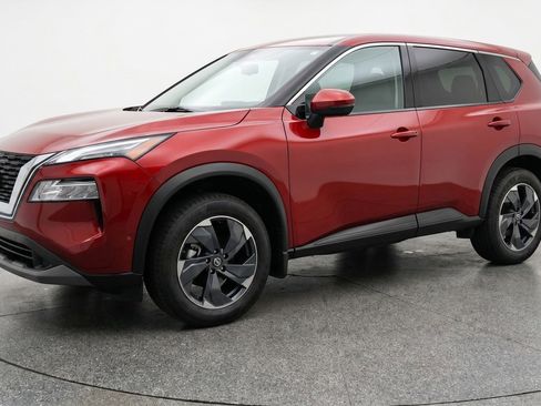 Used 2025 Nissan Rogue SV AWD/4WD image 3
