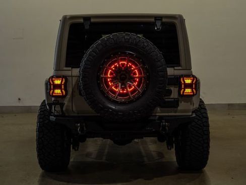 Used 2024 Jeep Wrangler Unlimited Rubicon w/ Technology Group AWD/4WD image 13