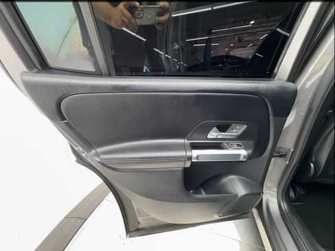 Used 2022 Mercedes-Benz GLB 250 image 24