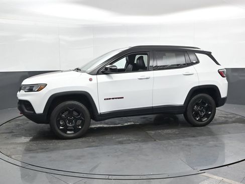 Used 2024 Jeep Compass Trailhawk image 8