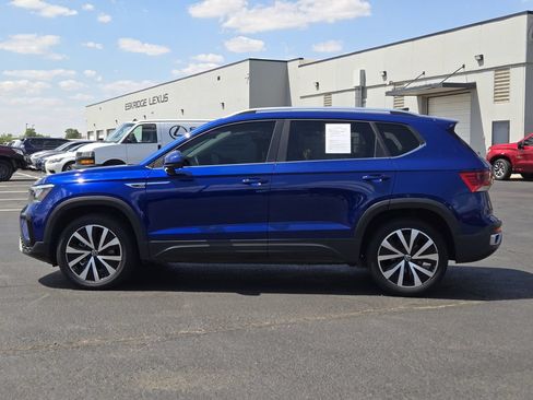 Used 2024 Volkswagen Taos SE FWD image 4