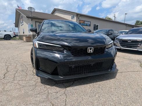 Used 2025 Honda Civic Sport image 4
