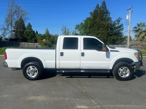 Used 2015 Ford F250 XLT w/ XLT Value Package image 4