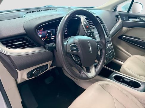Used 2019 Lincoln MKC Premiere image 9