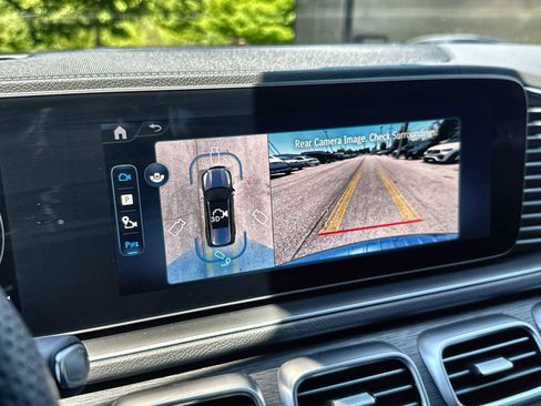 New 2026 Mercedes-Benz GLS 580 4MATIC image 27