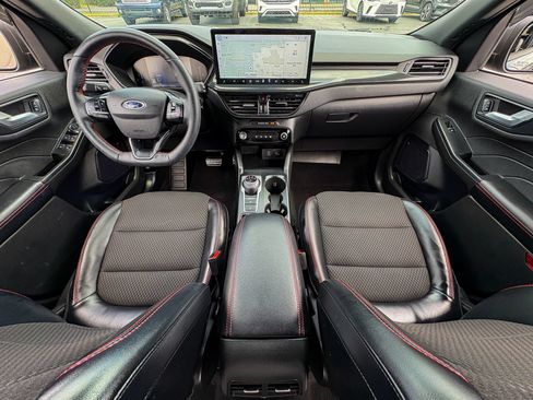 Used 2023 Ford Escape ST-Line w/ Tech Pack #1 AWD/4WD image 2