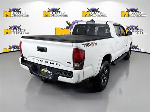 Used 2019 Toyota Tacoma TRD Sport image 5