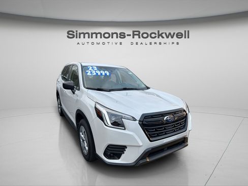 Used 2023 Subaru Forester image 4