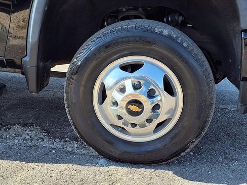 Used 2020 Chevrolet Silverado 3500 High Country w/ Snow Plow Prep/Camper Package image 9