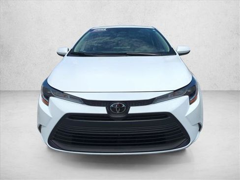 Certified 2025 Toyota Corolla LE FWD image 2