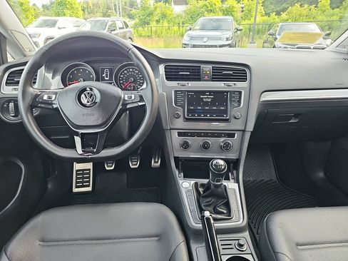 Used 2017 Volkswagen Golf Alltrack SE AWD/4WD image 12