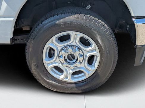 Used 2025 Ford F250 XLT image 8