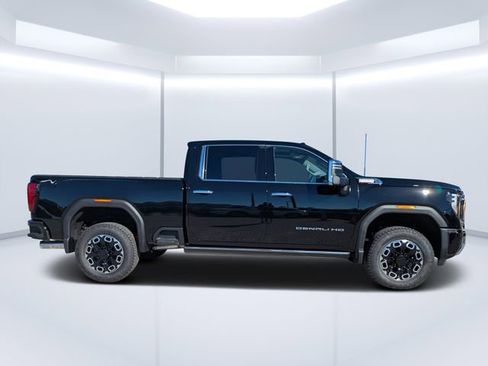 New 2026 GMC Sierra 3500 Denali w/ Denali Reserve Package AWD/4WD image 2