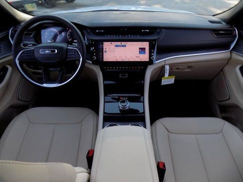 New 2026 Jeep Grand Cherokee Limited w/ Limited Altitude Package image 13