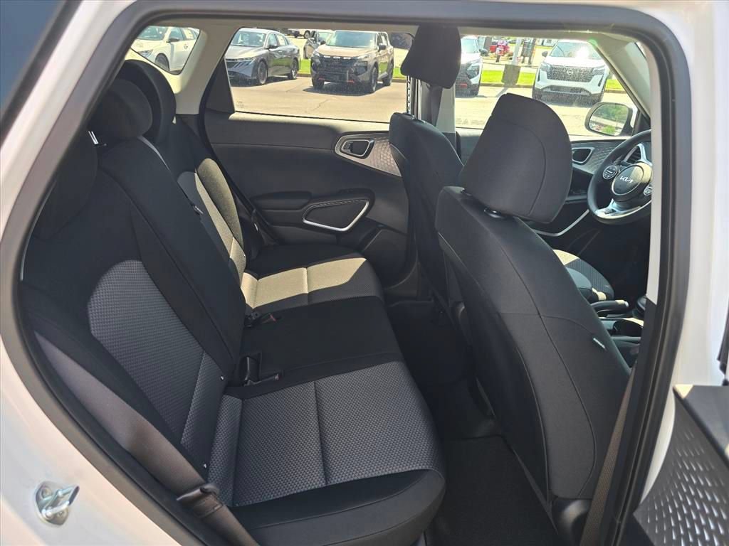 Used 2024 Kia Soul LX FWD image 13