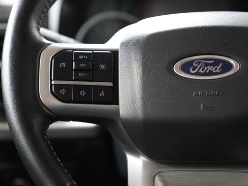 Used 2024 Ford Expedition XLT image 20