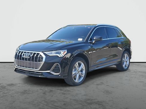 Used 2024 Audi Q3 2.0T Premium Plus w/ Premium Plus Package AWD/4WD image 2
