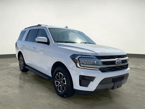 Certified 2024 Ford Expedition XLT image 13