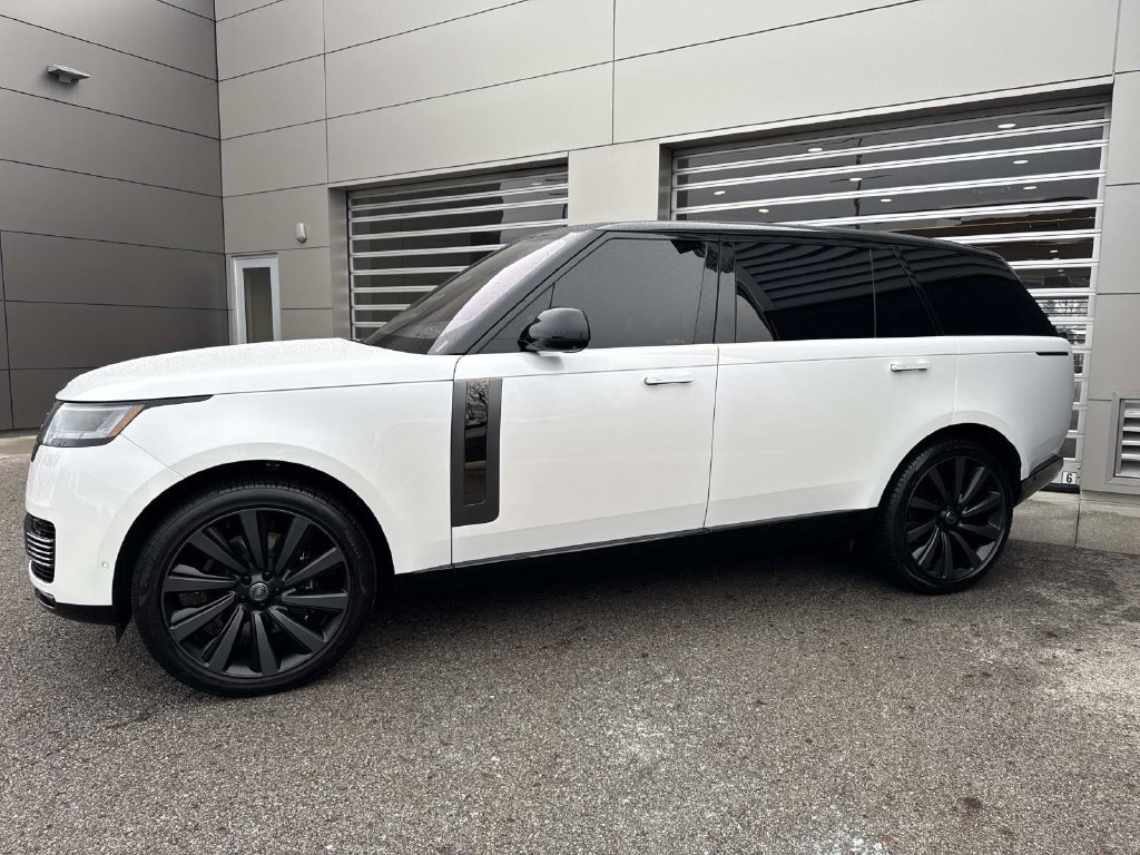 Certified 2023 Land Rover Range Rover SV AWD/4WD image 3