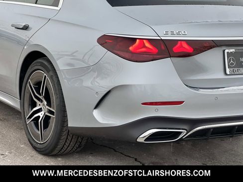New 2026 Mercedes-Benz E 350 4MATIC Sedan image 4