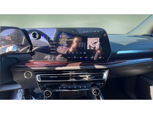 New 2026 Chevrolet Traverse Z71 w/ Driver Confidence Package image 16