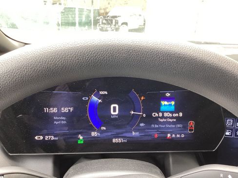 Used 2025 Chevrolet Equinox EV LT image 8