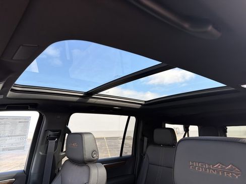 New 2026 Chevrolet Suburban High Country image 14