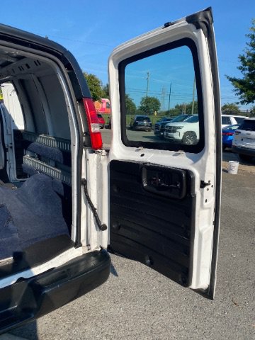 Used 2019 Chevrolet Express 2500 RWD image 8