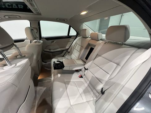 Used 2016 Mercedes-Benz E 350 4MATIC Sedan image 32