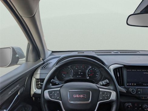 Used 2024 GMC Terrain SLT image 29