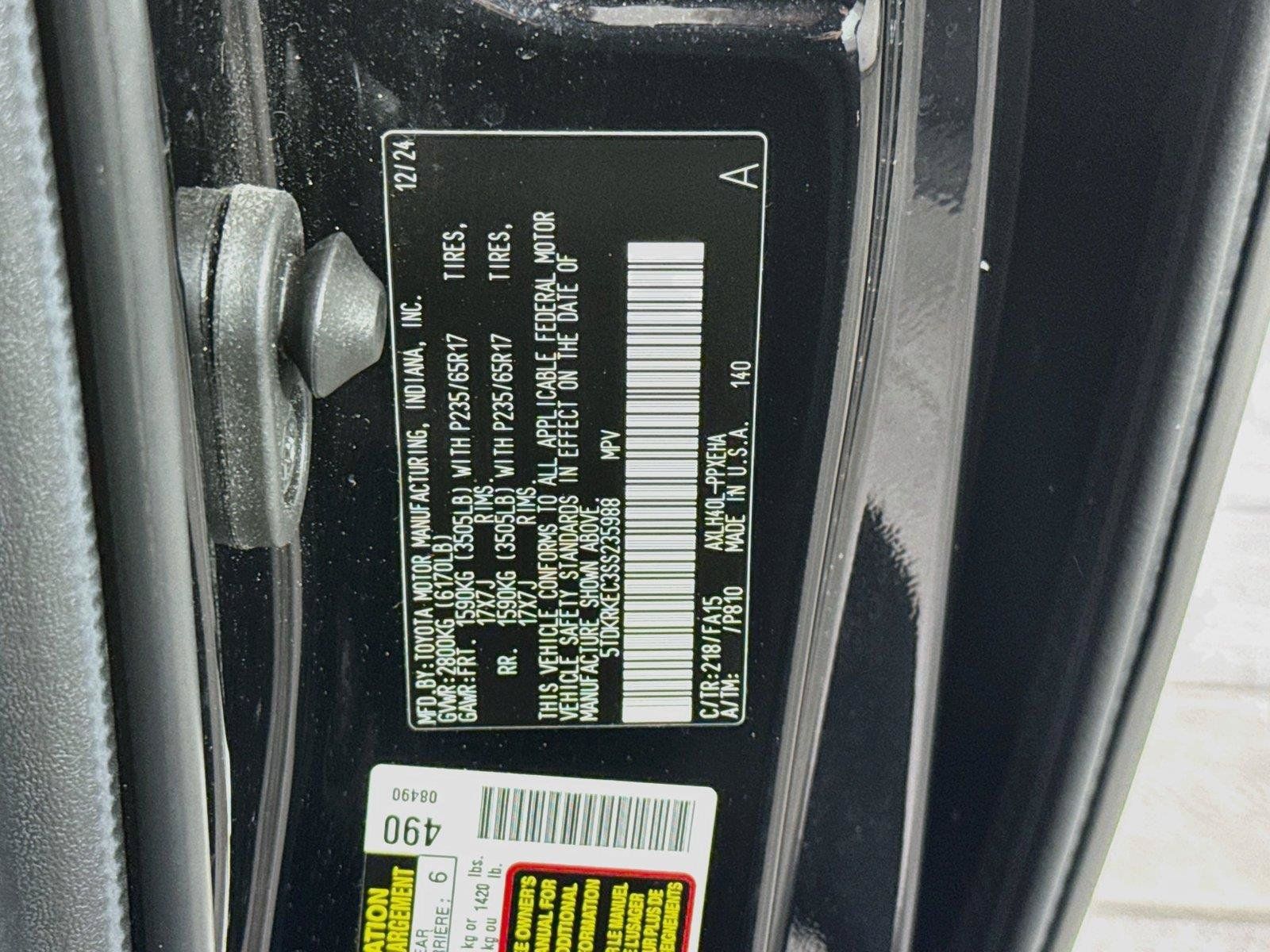 Used 2025 Toyota Sienna LE FWD image 41