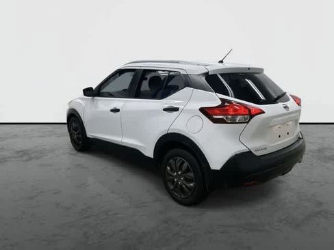 Used 2019 Nissan Kicks S FWD image 9