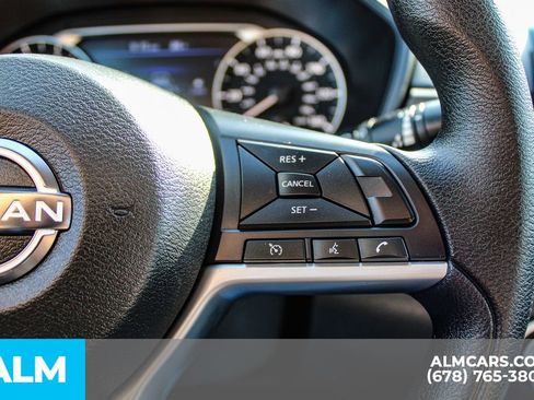 Used 2025 Nissan Altima 2.5 SV FWD image 25