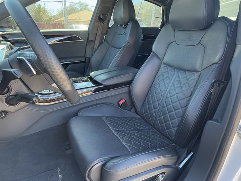 Used 2022 Audi S8 image 14