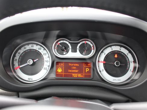 Used 2014 FIAT 500L Trekking w/ Popular Equipment Group image 22