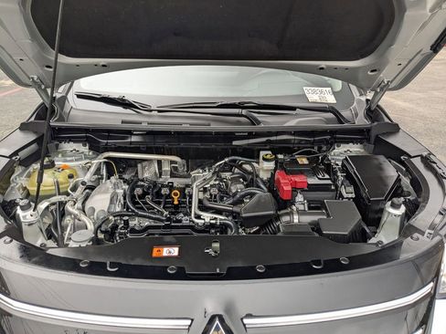 Used 2025 Mitsubishi Outlander SE image 22