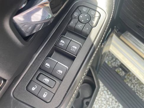Used 2025 RAM 3500 Limited AWD/4WD image 26