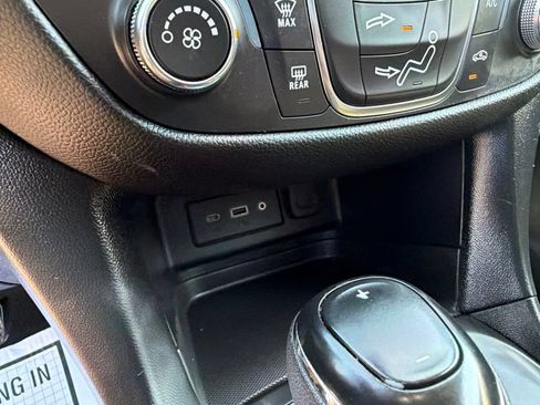 Used 2021 Chevrolet Equinox LT FWD image 25