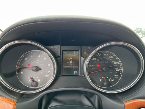 Used 2011 Jeep Grand Cherokee Overland image 12