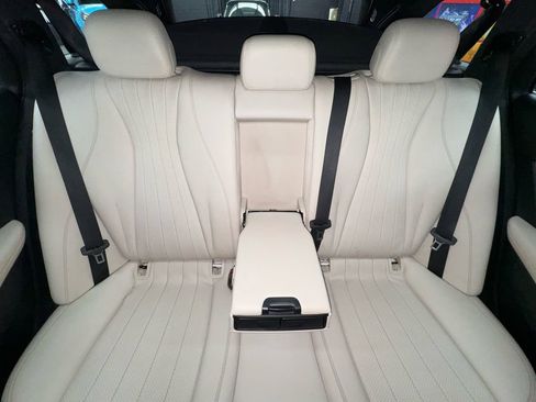 Used 2017 Mercedes-Benz E 400 4MATIC image 30