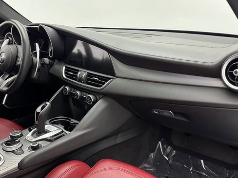 Used 2022 Alfa Romeo Giulia Veloce image 34