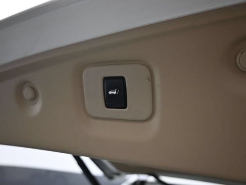 Used 2019 Nissan Pathfinder SL w/ SL Premium Package AWD/4WD image 14