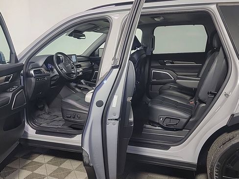 Certified 2022 Kia Telluride EX w/ EX Premium Package AWD/4WD image 16