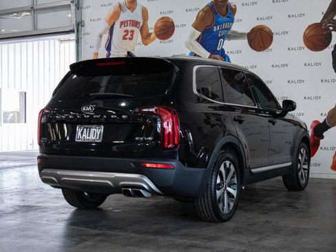 Used 2020 Kia Telluride EX w/ EX Premium Package FWD image 27