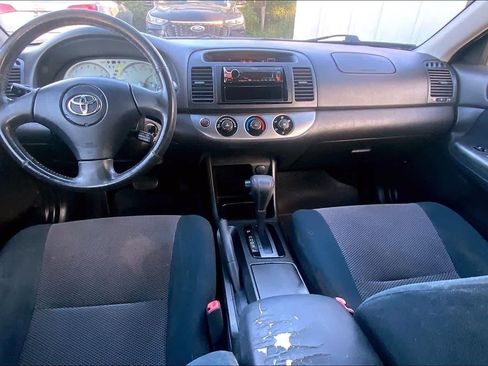 Used 2004 Toyota Camry SE FWD image 10