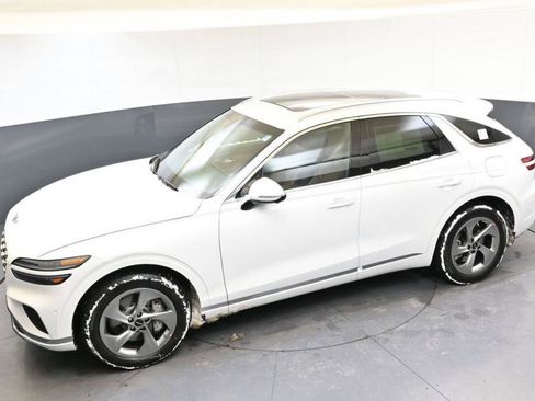 Used 2025 Genesis GV70 2.5T image 16