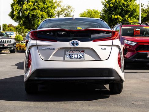 Certified 2020 Toyota Prius Prime XLE w/ Carpet Mat Package FWD image 9